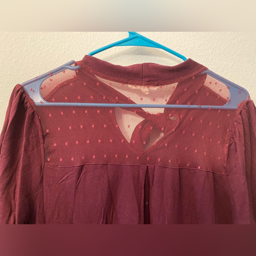 Another Reason Neck tie with mesh detail blouse. Size XL. - Picture 6 of 7